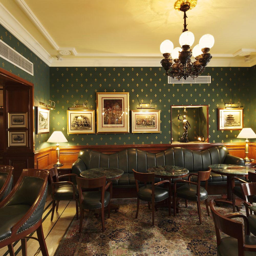 Hardinge Room adjacent to 1911 bar