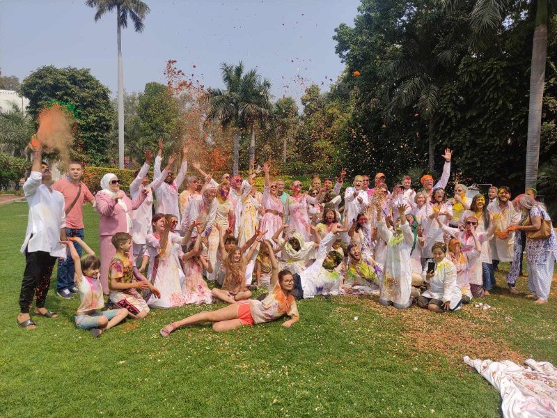 holi